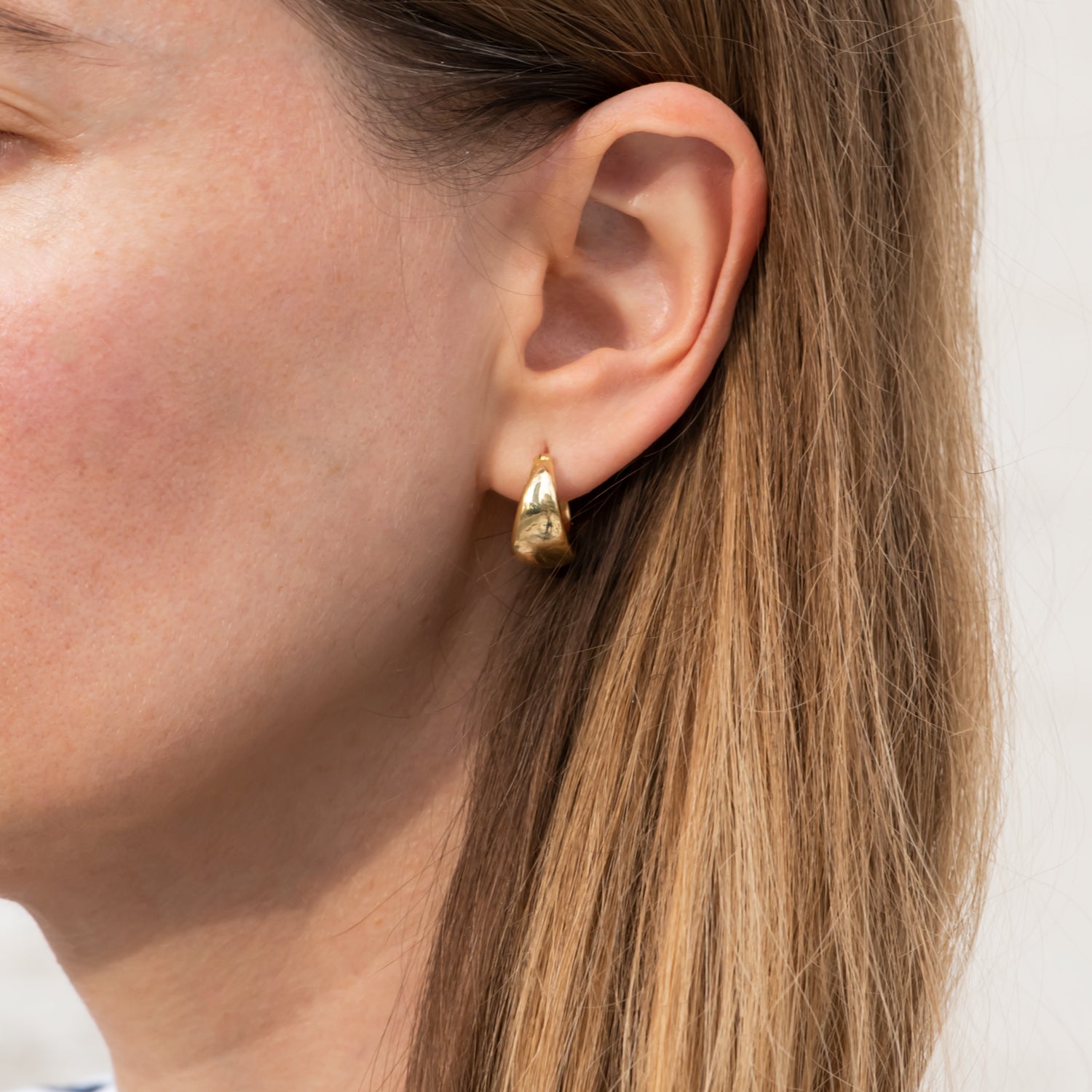 22k Plain Gold Earring JGS-2309-09167 – Jewelegance